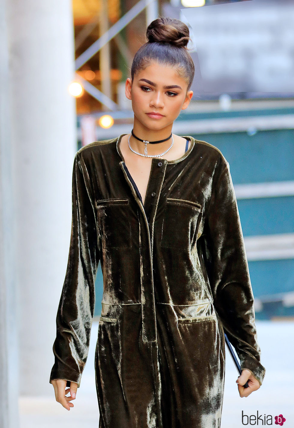 Zendaya broncea sus mejillas