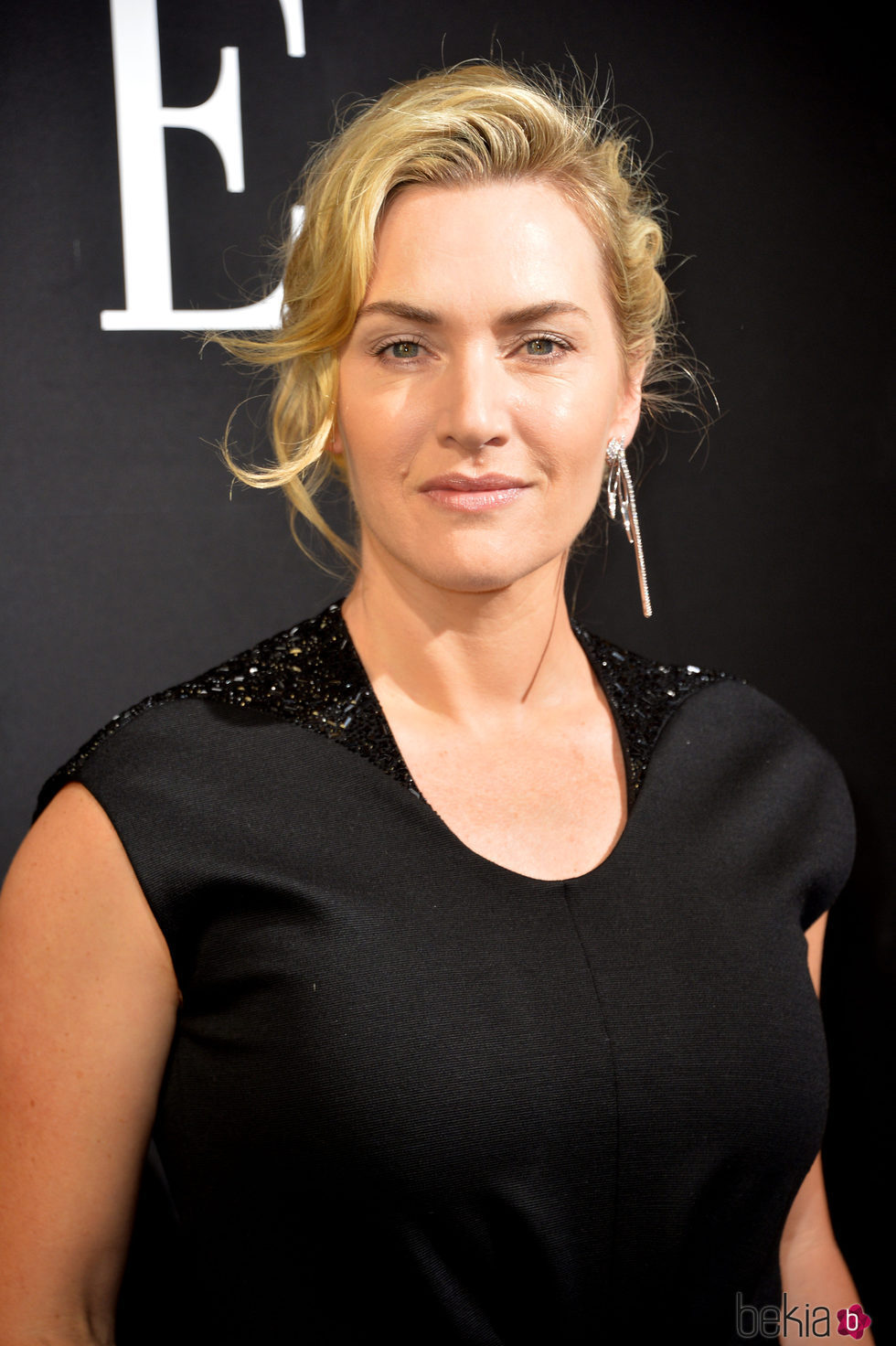 Kate Winslet con un look en tonos nude