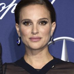 Natalie Portman con un moño estirado