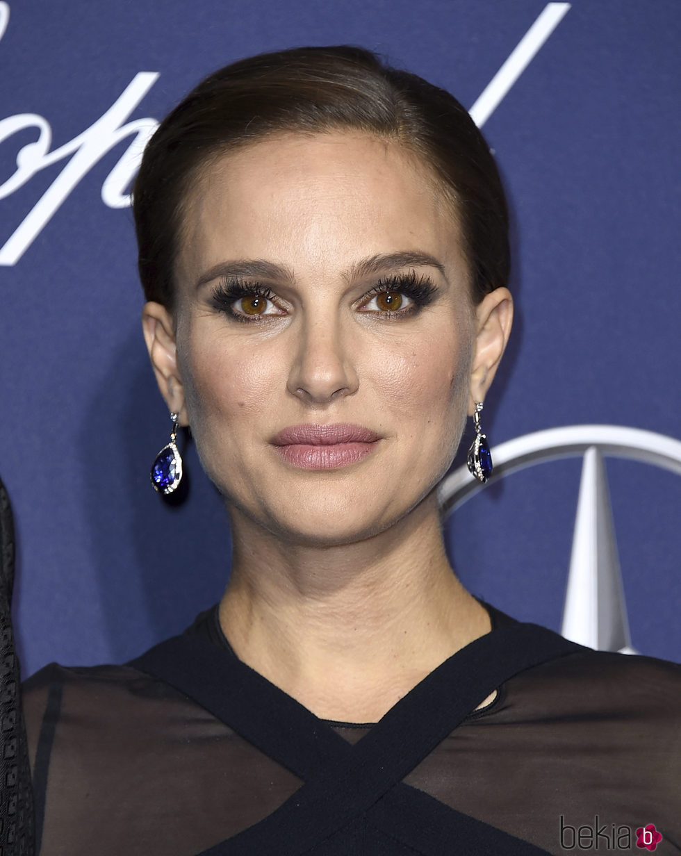 Natalie Portman con un moño estirado