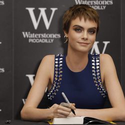 Repaso a los peinados de Cara Delevingne