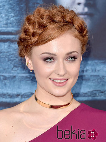 Sophie Turner luce un moño trenzado en la presentación de la quinta temporada de 'Juego de Tronos'