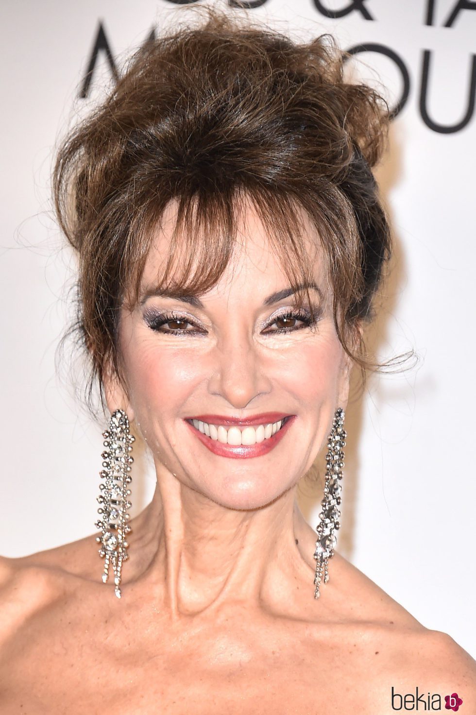 Susan Lucci con ojos rasgados en la Gala de la Fundación Elton John contra el Sida