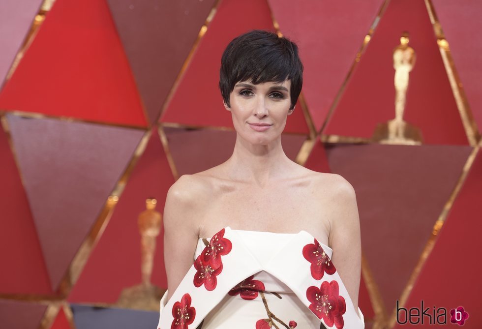 Paz Vega con un maquillaje natural y el pelo corto en los Oscar 2018