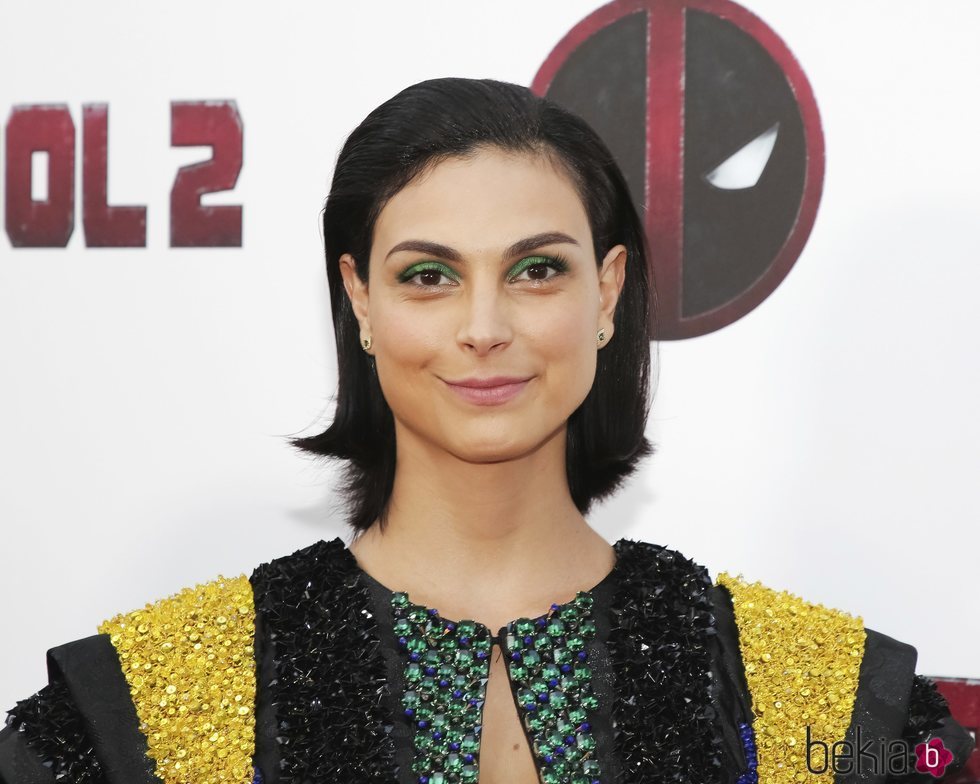 Morena Baccarin con unas sombras en color verde en la premiere de 'Dearpool 2' en Nueva York 2018