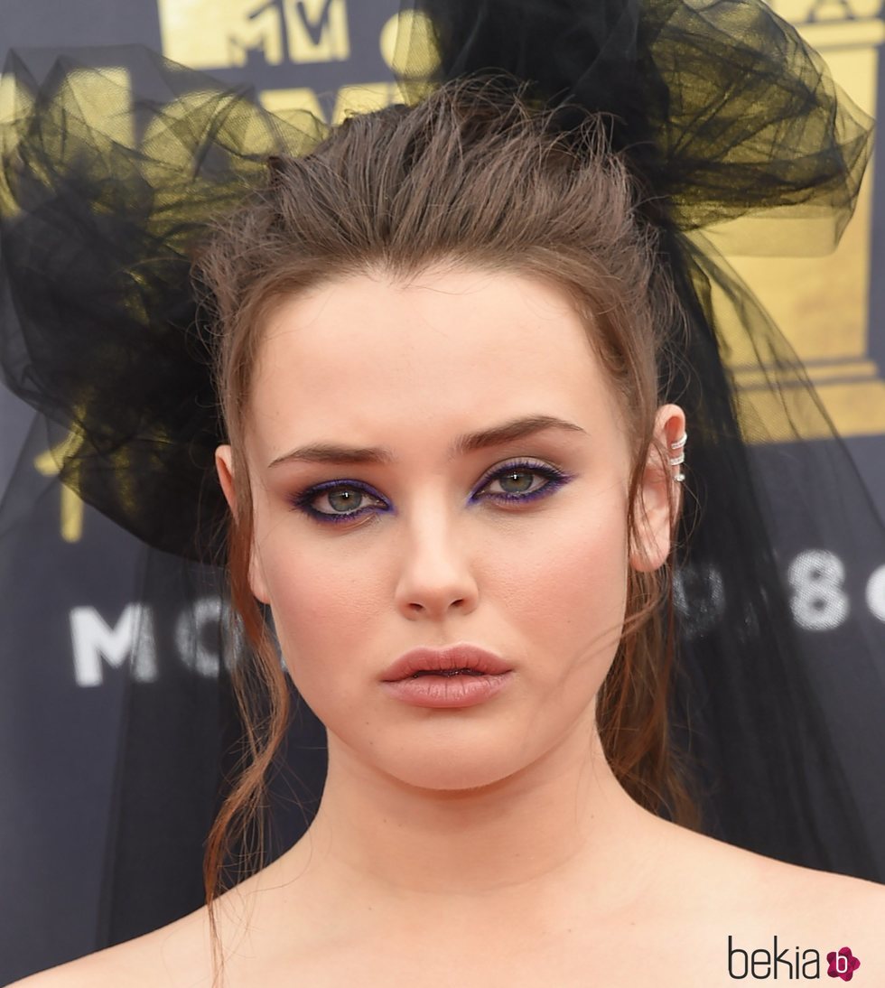 Katherine Langford se decanta por el estilo dramático en los MTV Movie & TV Awards 2018