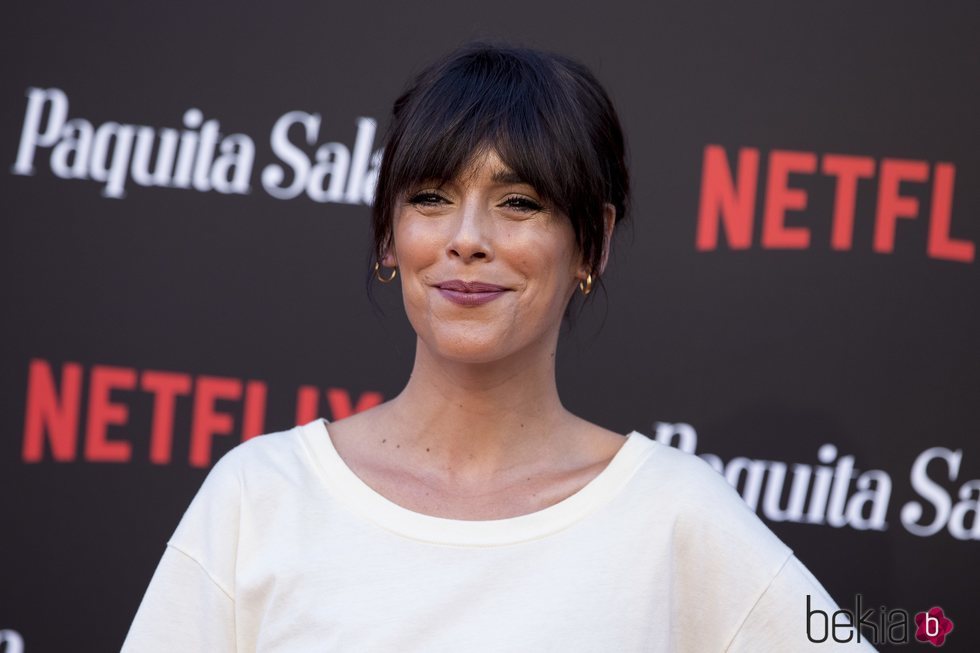 Belén Cuesta con el cabello recogido en la premiere de la segunda temporada de 'Paquita Salas'