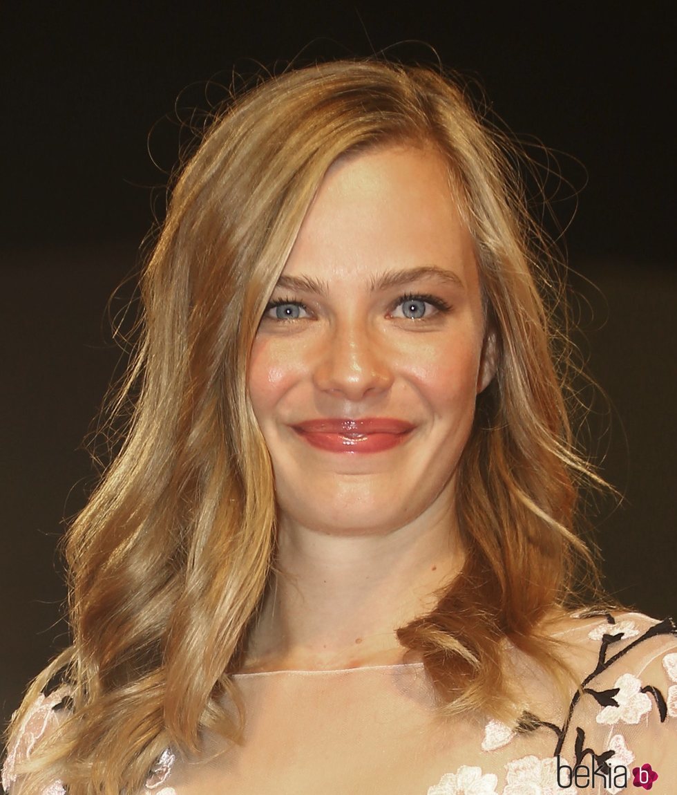 Saskia Rosendahl con un beauty muy simple en el Festival Internacional de Cine de Venecia 2018