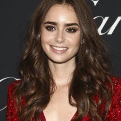 Lily Collins presume de melena en el evento de Cartier