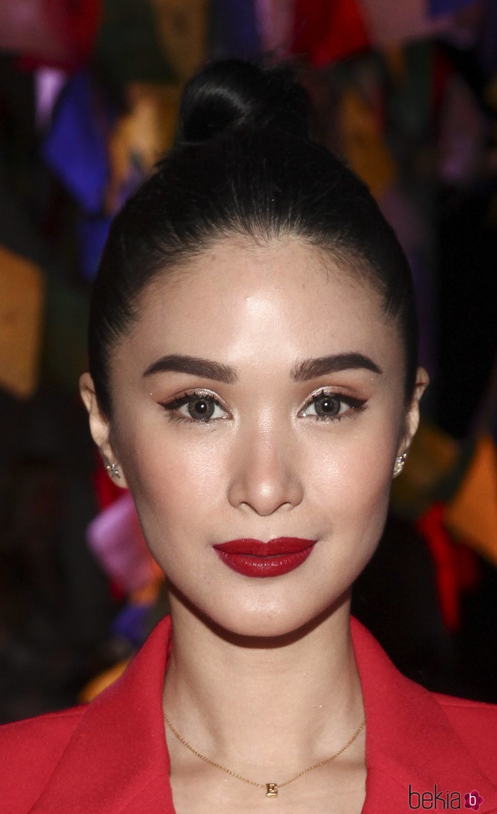 Heart Evangelista con un moño alto en la Semana de la Moda de Nueva York 2018