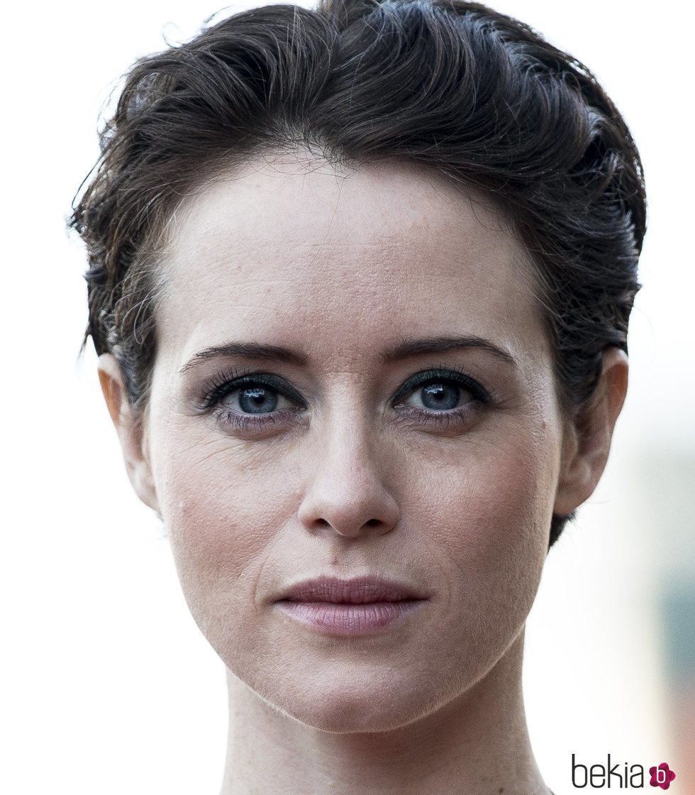 Claire Foy con un maquillaje oscuro en el Festival de Cine de San Sebastián 2018