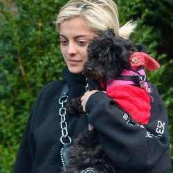 Bebe Rexha sale a la calle sin maquillar