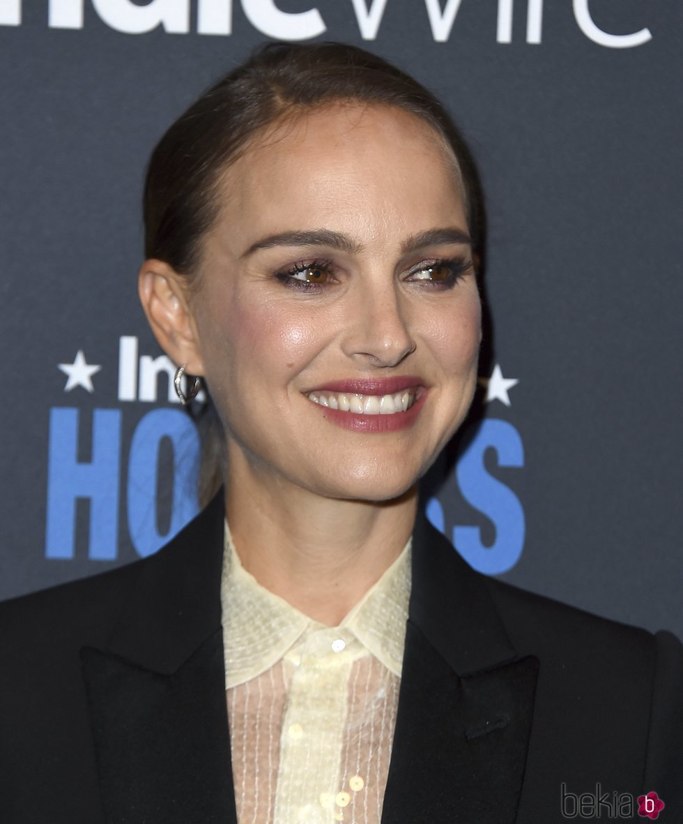 Natalie Portman posa con un recogido bajo