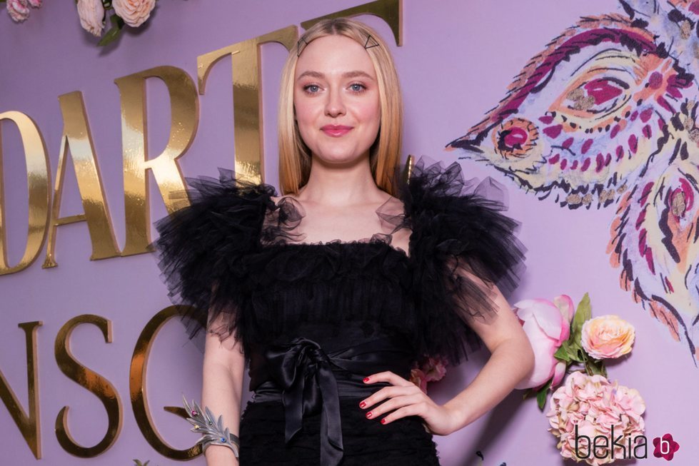 Dakota Fanning con el pelo con horquillas