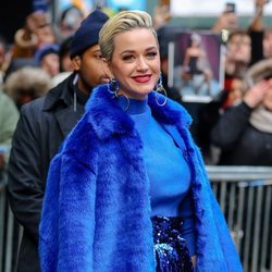 Katy Perry en New York con un maquillaje de colores intensos