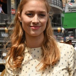 Beatrice Borromeo luce un vestido de Dior en color beige y lunares negros