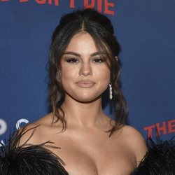 Selena Gomez reaparece en la premiere de 'The Dead Don't Die' con un black total look