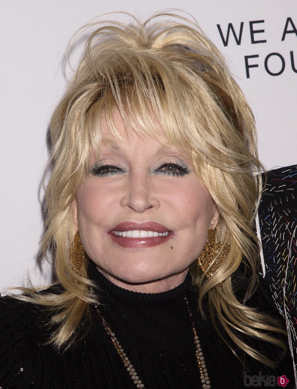 Dolly Parton con melena setentera en la gala We Are Family 2019