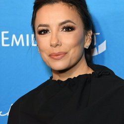 Eva Longoria acierta con las maxi pestañas de su beauty look