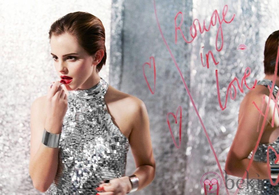 Emma Watson posa para la campaña 'Rouge in Love' de Lancôme