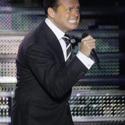 Luis Miguel después de ponerse ortodoncia