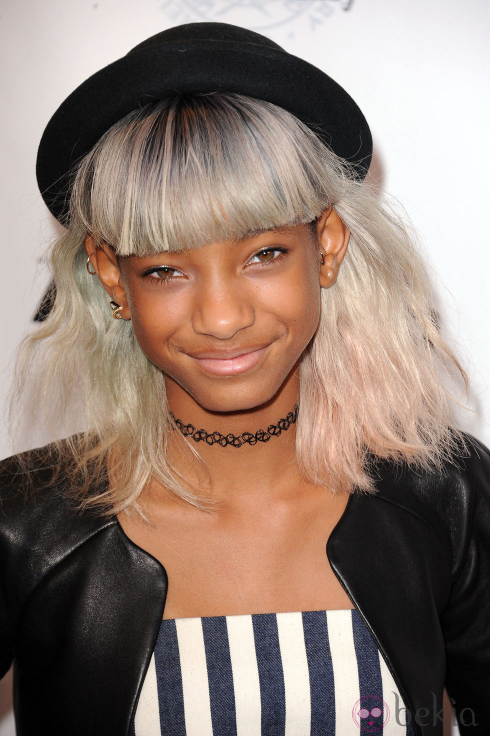 Willow Smith se tiñe el pelo de gris 