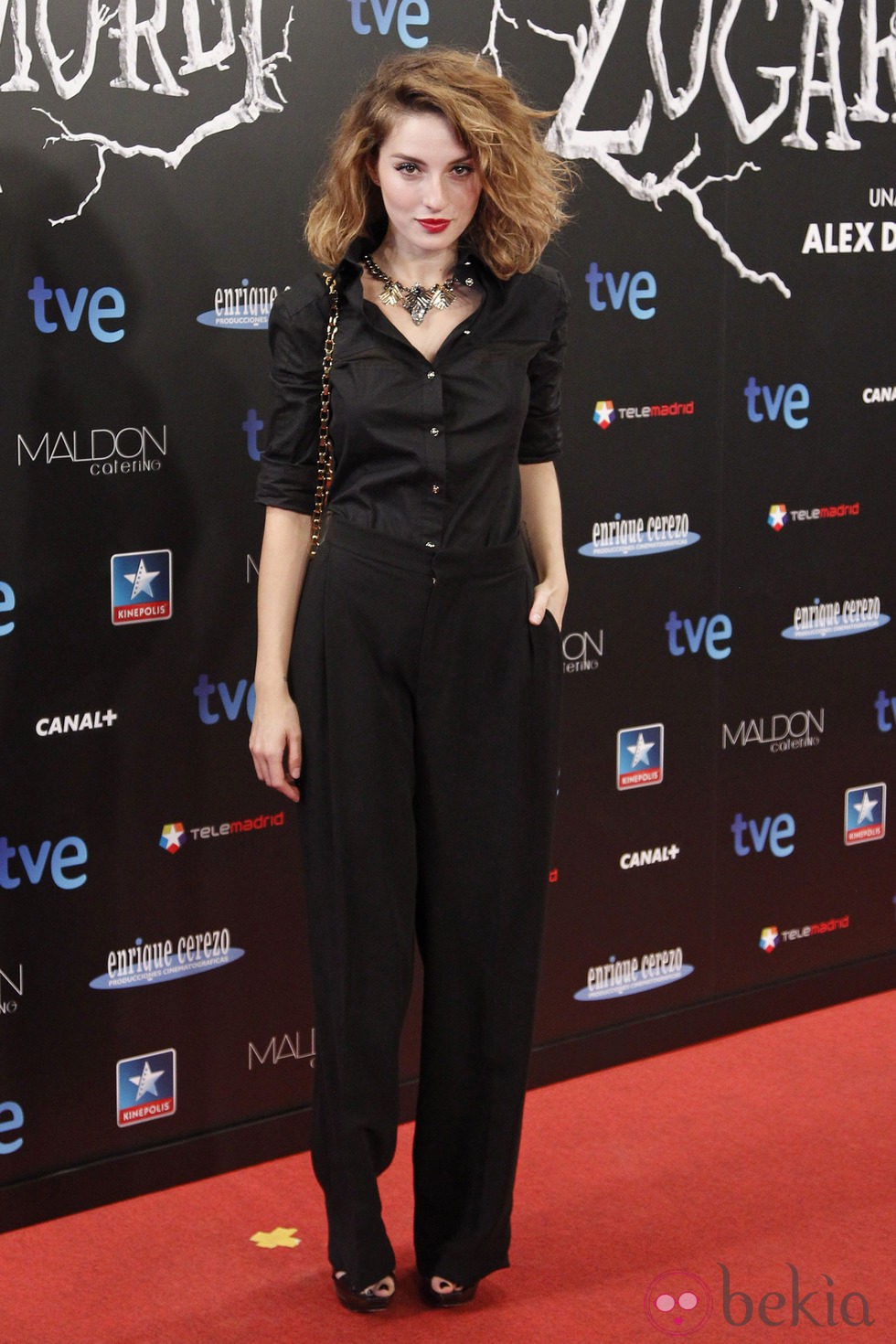 María Valverde, con un look despeinado en el estreno de 'Las brujas de Zugarramurdi' en Madrid