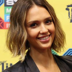 Jessica Alba luciendo su corte de pelo 'bob'
