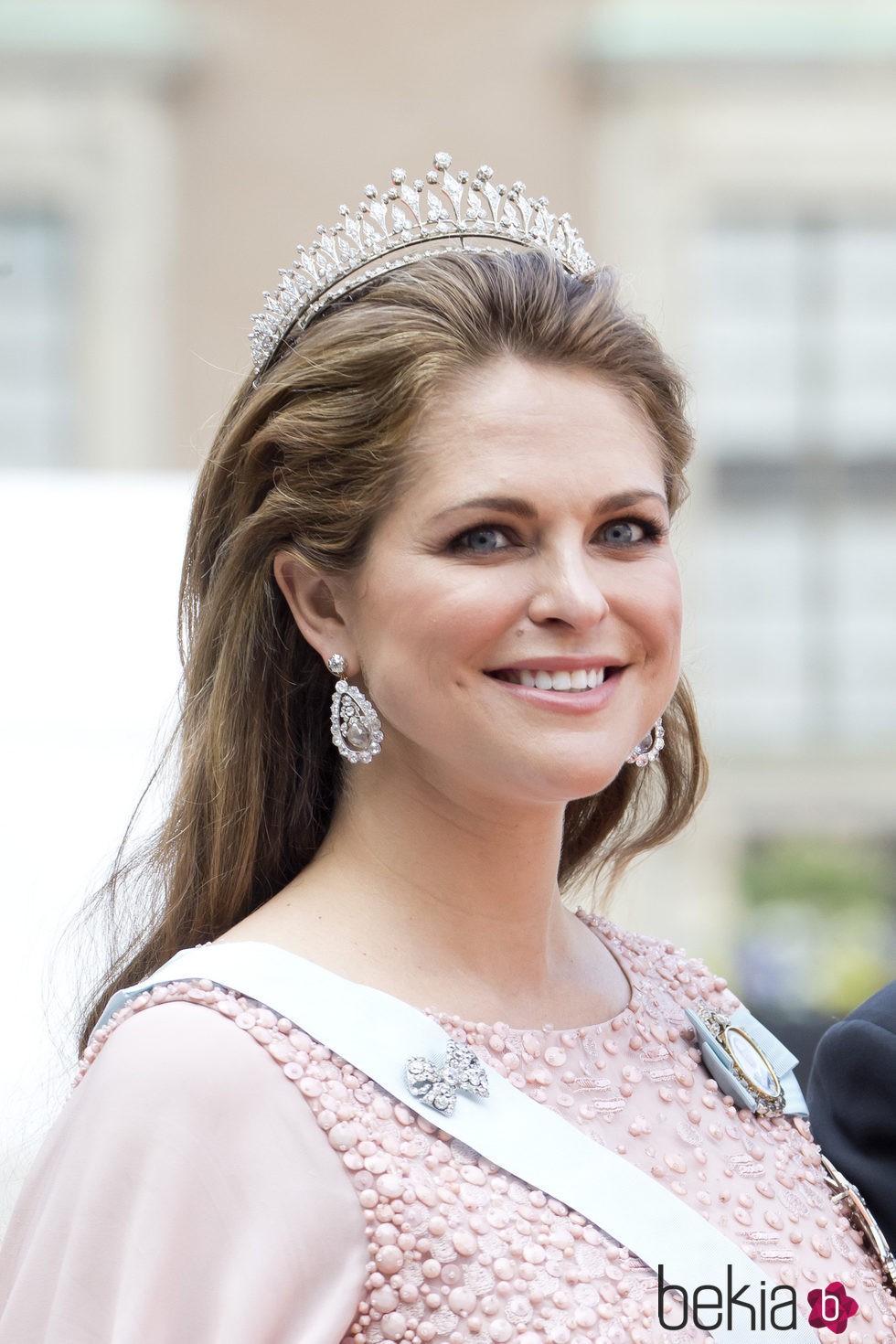 Magdalena de Suecia con el pelo suelto en la boda del Príncipe Carlos Felipe de Suecia y Sofia Hellqvist