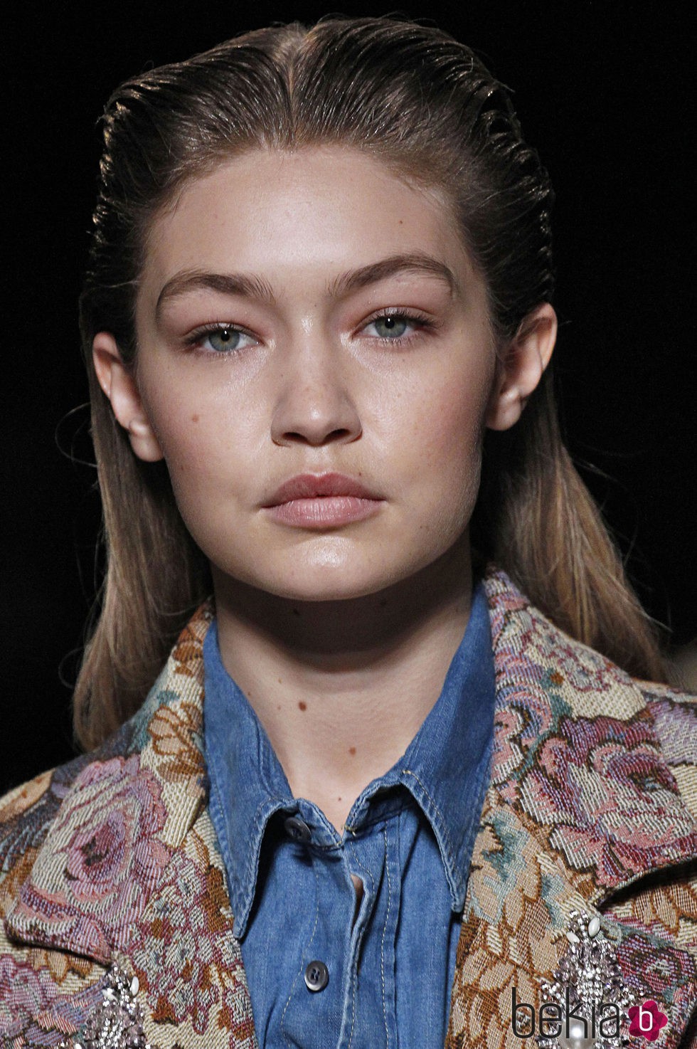 Gigi Hadid en el desfile de MiuMiu Paris Fashion Week 2016