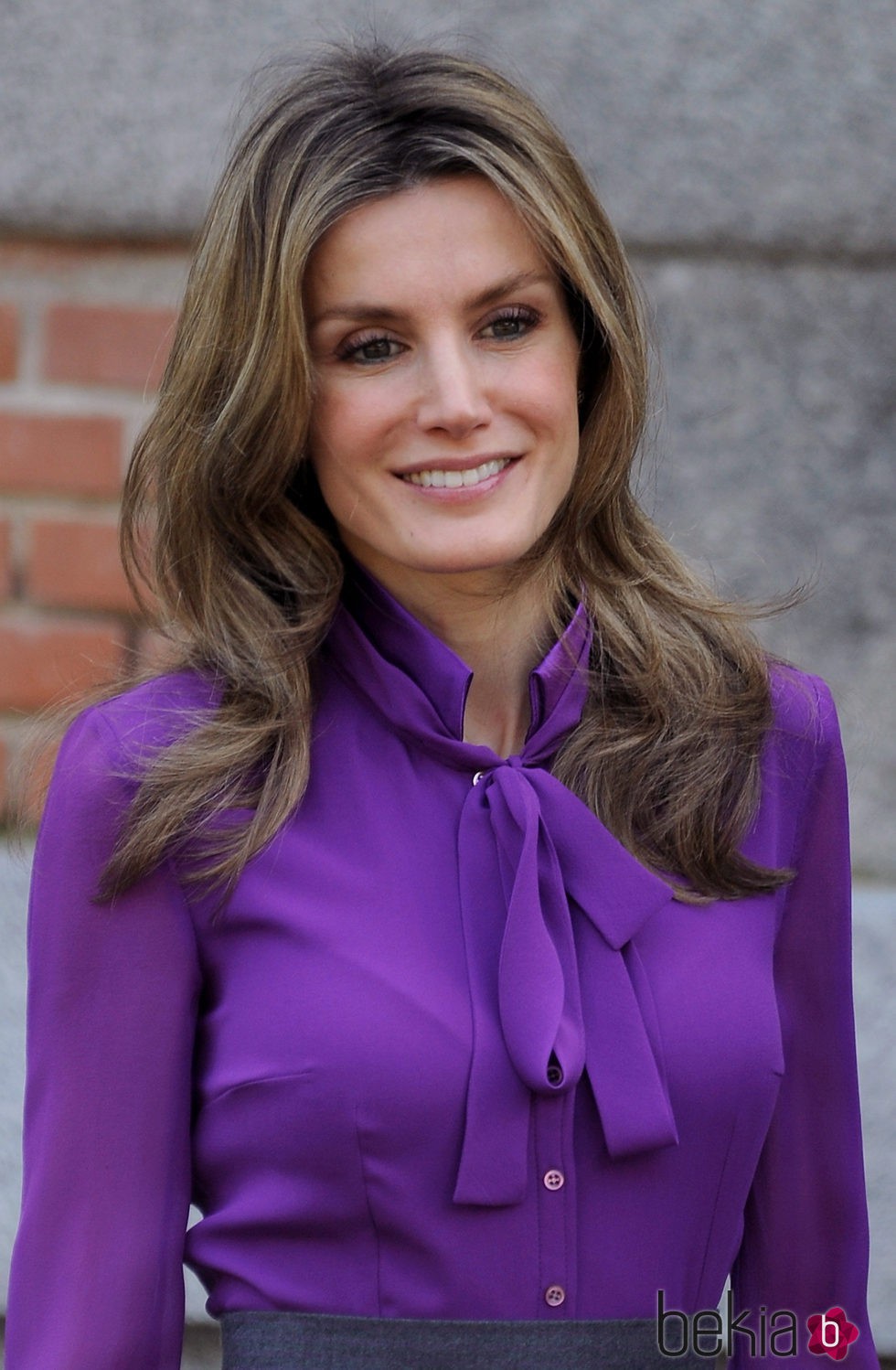 Reina Letizia con el pelo largo y ondulado