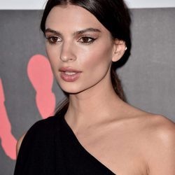 Emily Ratajkowski en 2015 Rihanna and The Clara Lionel Foundation Host 2nd Annual