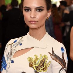 Emily Ratajkowski en 2015  'China: Through The Looking Glass