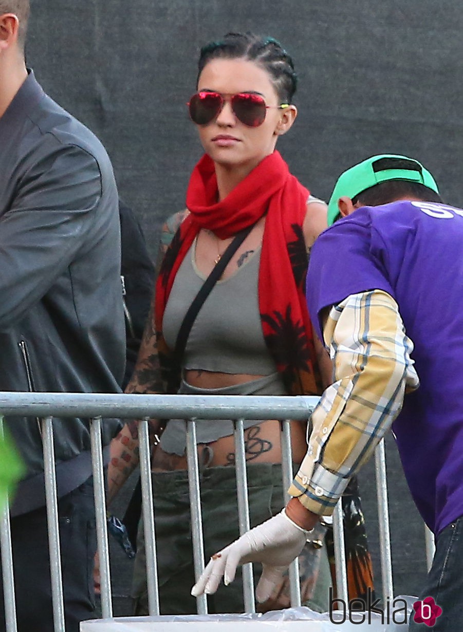 Ruby Rose con trenzas verdes en Coachella 2016