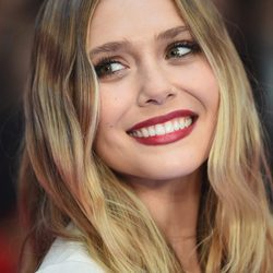 Elizabeth Olsen en la premier de Londres de 'Captain America: Civil War'