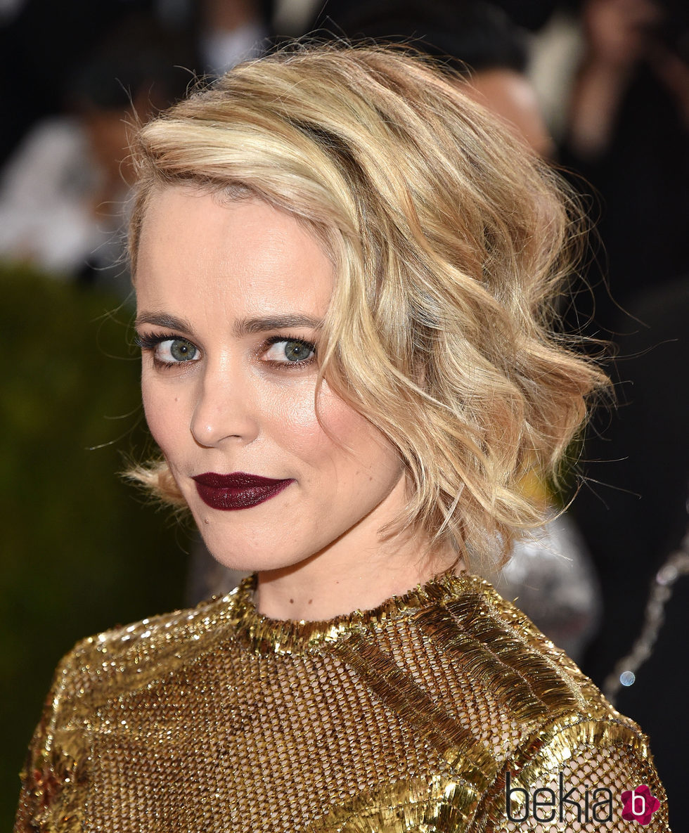 Rachel McAdams con un corte bob y mechas en tono chocolate