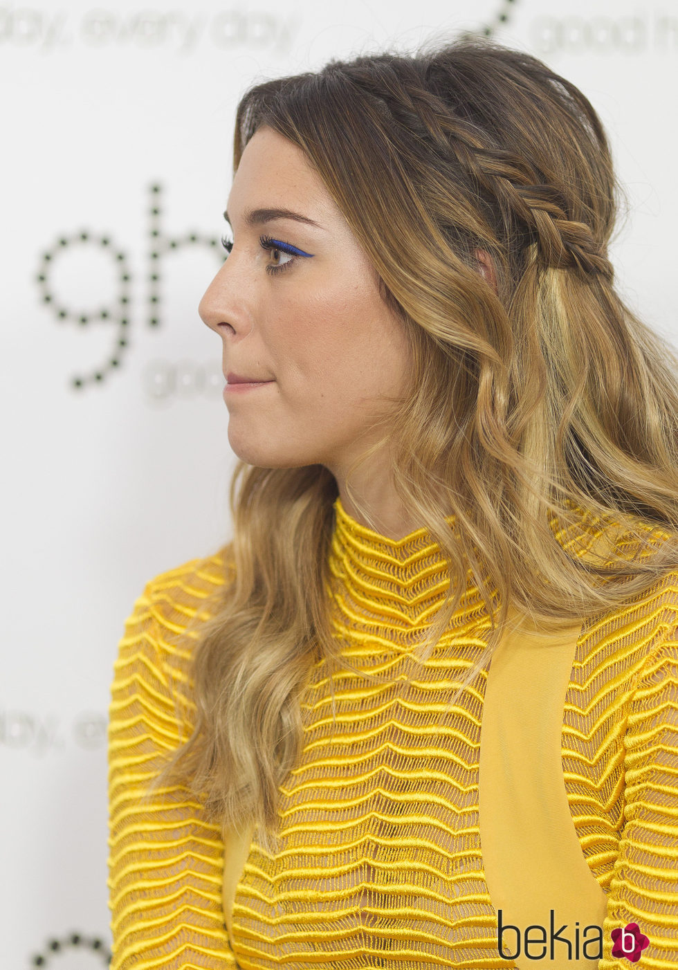 Blanca Suárez con trenza ladeada y cabello suelto