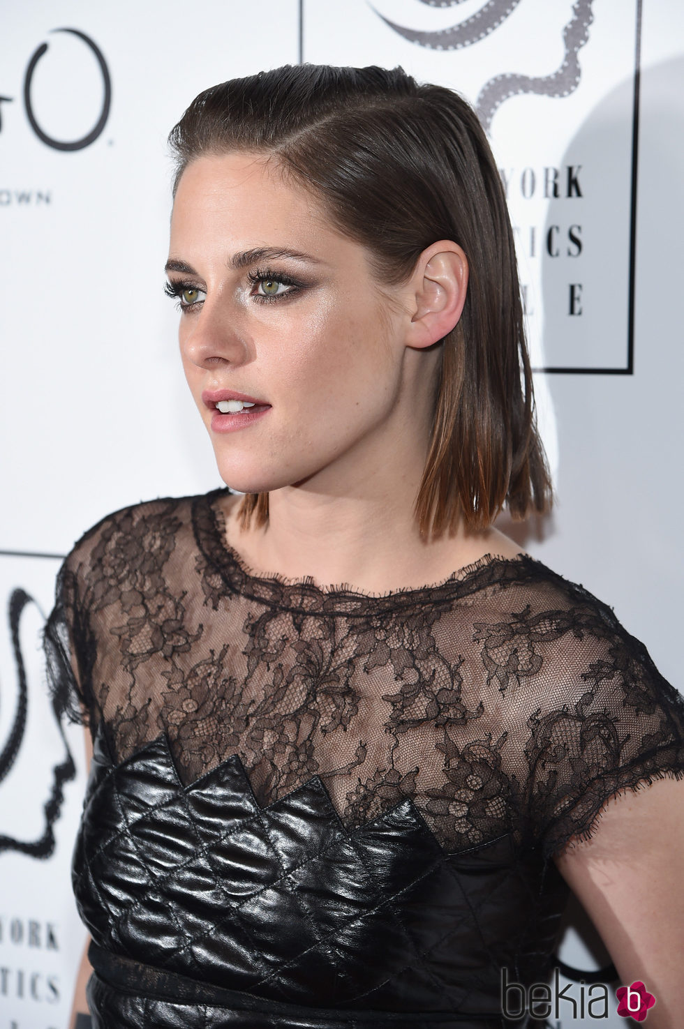 Kristen Stewart con corte bob y efecto mojado