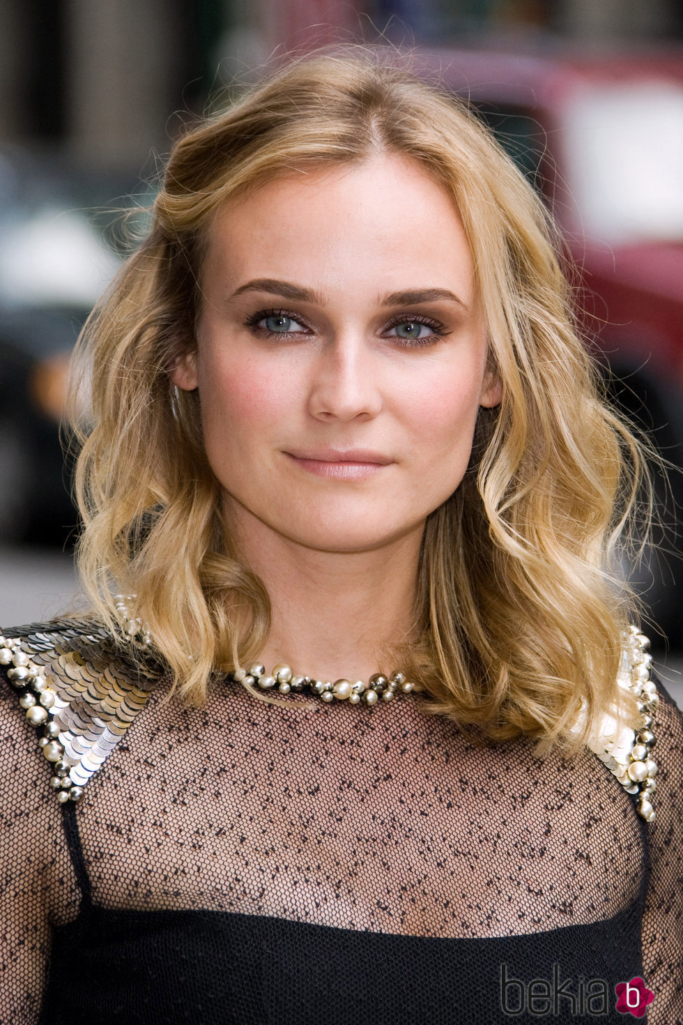 Diane Kruger con el pelo ondulado por los hombros