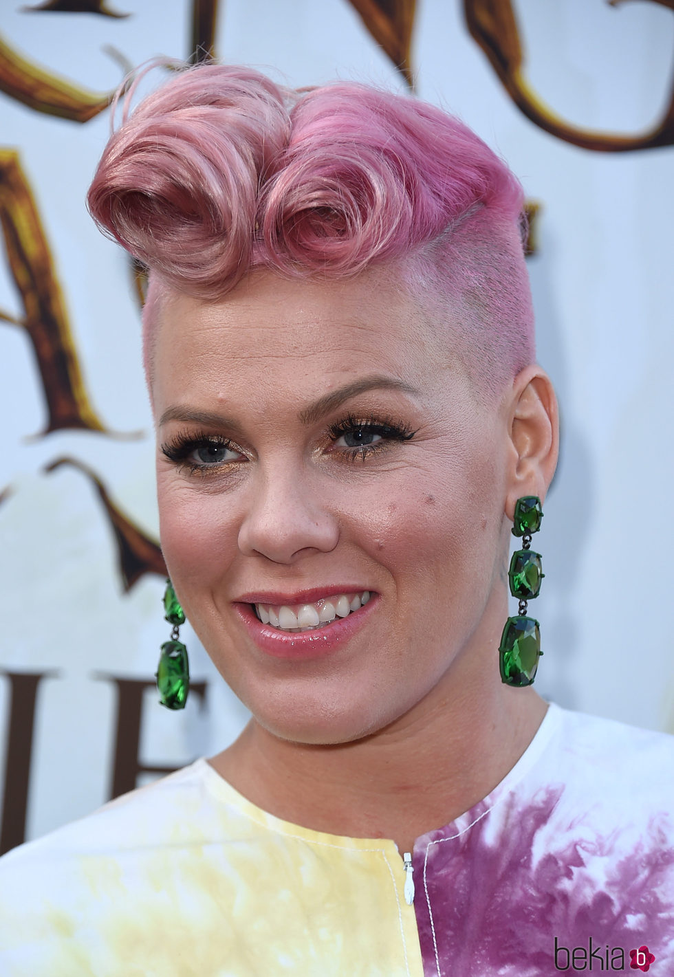 Pink en la premiere de 'Alice through the looking glass'