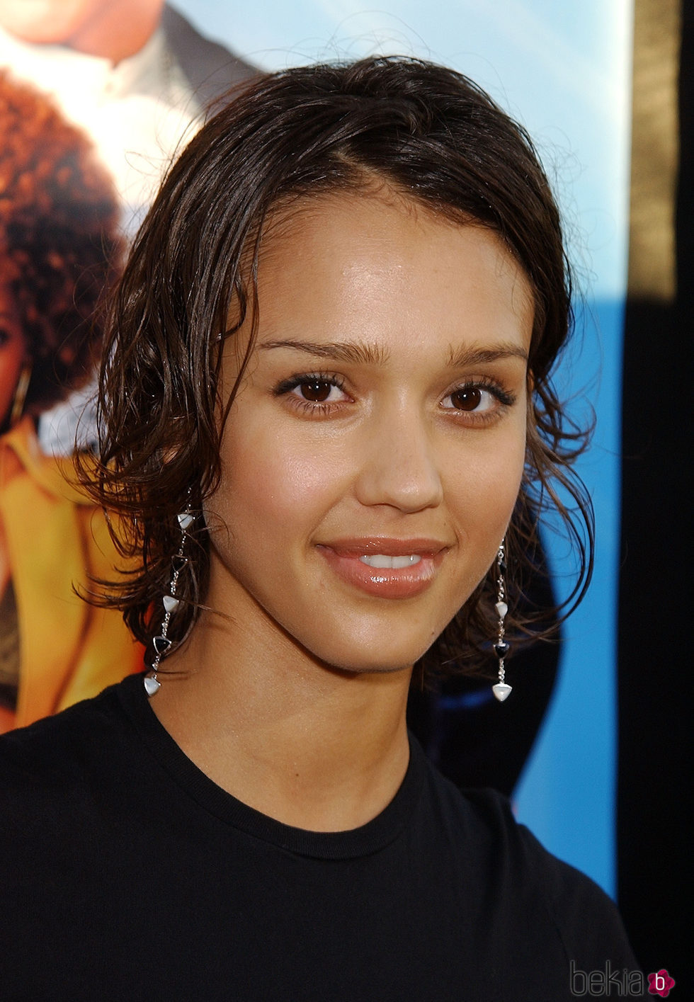 Jessica Alba con el pelo corto lleno de gomina