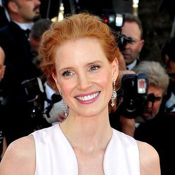 Jessica Chastain apuesta por un look romántico