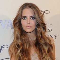 Clara Alonso apuesta por un maquillaje nude