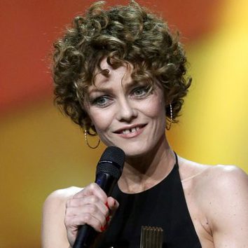 Vanessa Paradis sorprende con su cambio de look