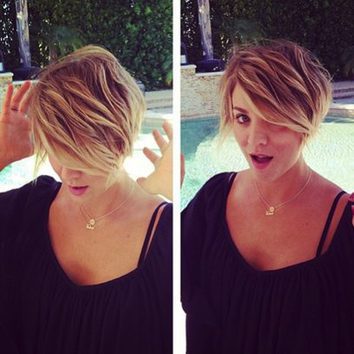 Kaley Cuoco pasa del bob al pixie