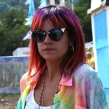 Lily Allen y su melena multicolor