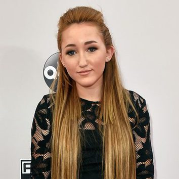 Las artificiales extensiones de Noah Cyrus