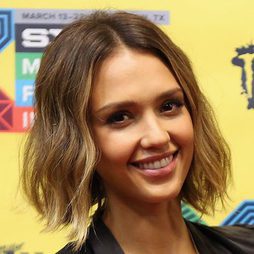 Jessica Alba dice adiós a su larga melena