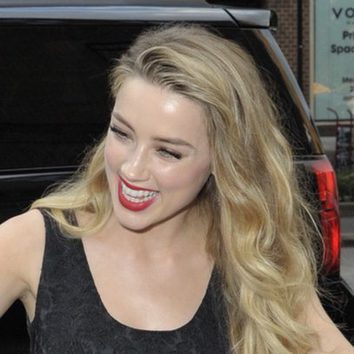 Amber Heard se pasa de pálida