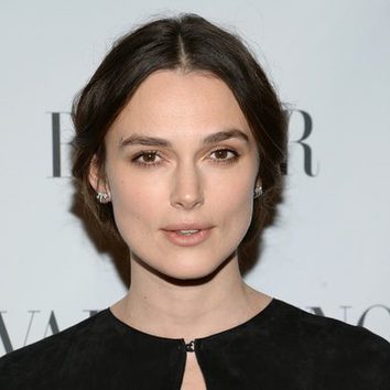 Keira Knigthley apuesta por un maquillaje pálido